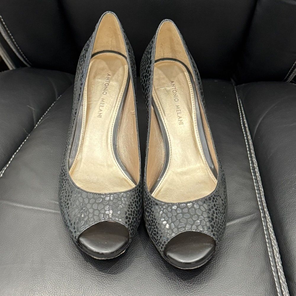Antonio Melani Pumps Women's 10M Black Buckle Snake Embossed Leather Peep Toe